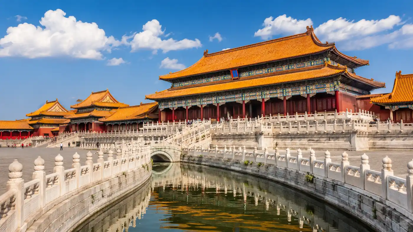Forbidden City Travel Guide: Hotels & Transport